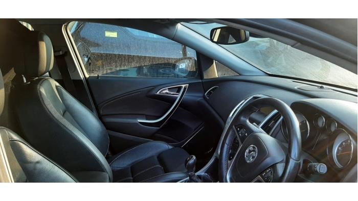 Opel Astra J 1.4 Turbo 16V Sloopvoertuig (2010, Zwart)