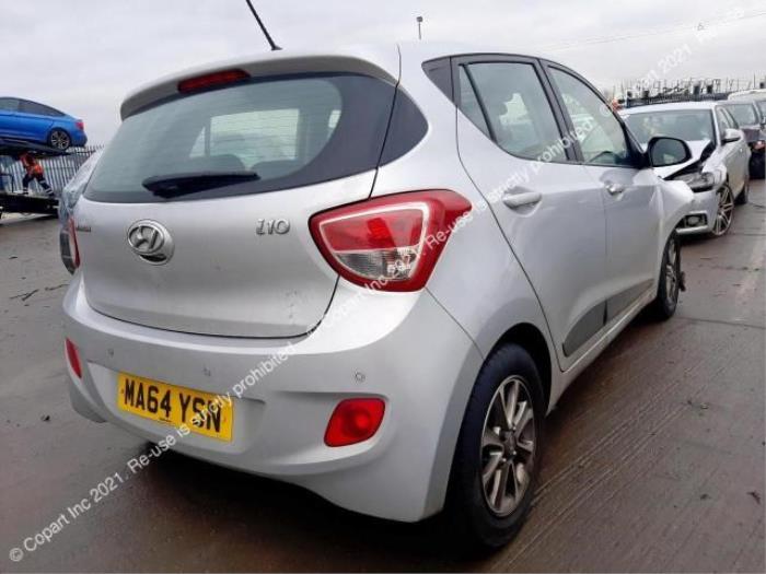 Hyundai i10 1.0 12V Sloopvoertuig (2014, Kristal, Zilvergrijs)
