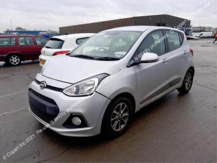 Hyundai i10 1.0 12V Sloopvoertuig (2014, Kristal, Zilvergrijs)