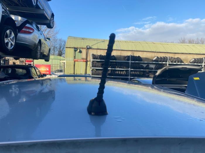 Hyundai i10 1.0 12V Sloopvoertuig (2014, Kristal, Zilvergrijs)