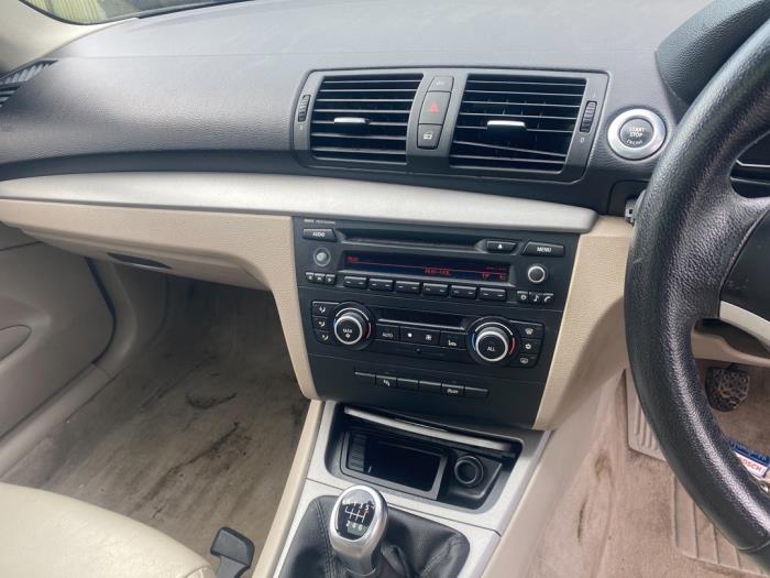 BMW 1 serie 116i 2.0 16V Sloopvoertuig (2010, Zwart)