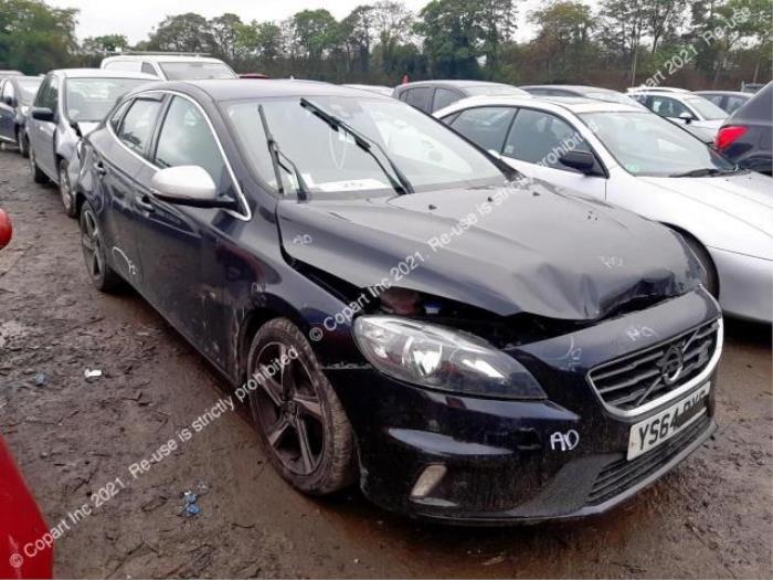 Volvo V40 1.6 D2 Sloopvoertuig (2014, Zwart, Saffierblauw, Saffierzwart)