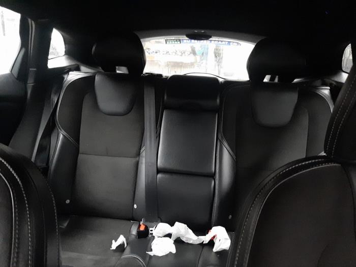 Volvo V40 1.6 D2 Sloopvoertuig (2014, Zwart, Saffierblauw, Saffierzwart)