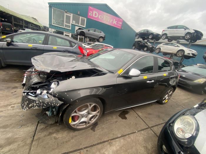 Alfa Romeo Giulietta 1.4 TB 16V MultiAir Sloopvoertuig (2011, Donker, Grijs)