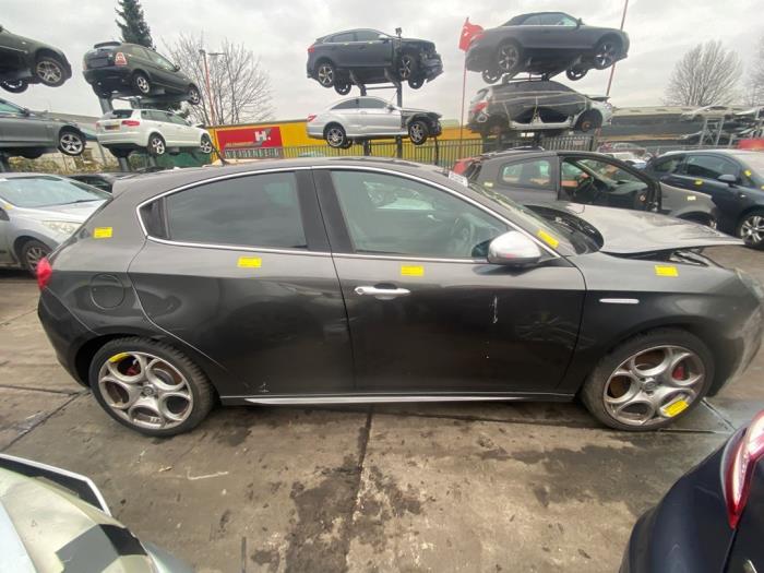 Alfa Romeo Giulietta 1.4 TB 16V MultiAir Sloopvoertuig (2011, Donker, Grijs)