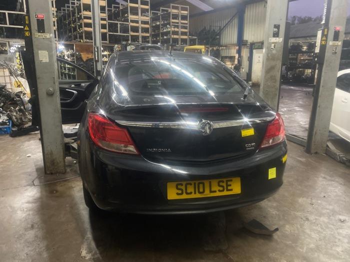 Opel Insignia 2.0 CDTI 16V 130 Ecotec Sloopvoertuig (2010, Zwart)
