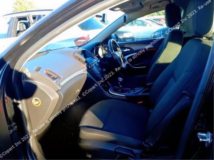 Opel Insignia 2.0 CDTI 16V 130 Ecotec Sloopvoertuig (2010, Zwart)