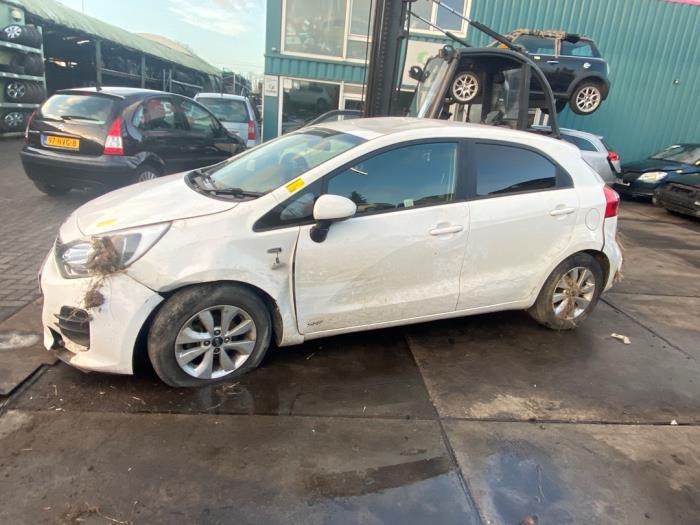 Kia Rio III 1.2 CVVT 16V Sloopvoertuig (2016, Wit)