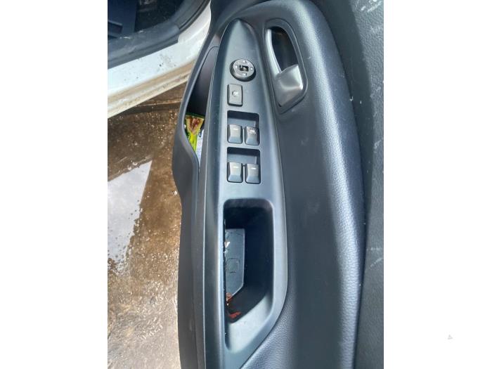 Kia Rio III 1.2 CVVT 16V Sloopvoertuig (2016, Wit)