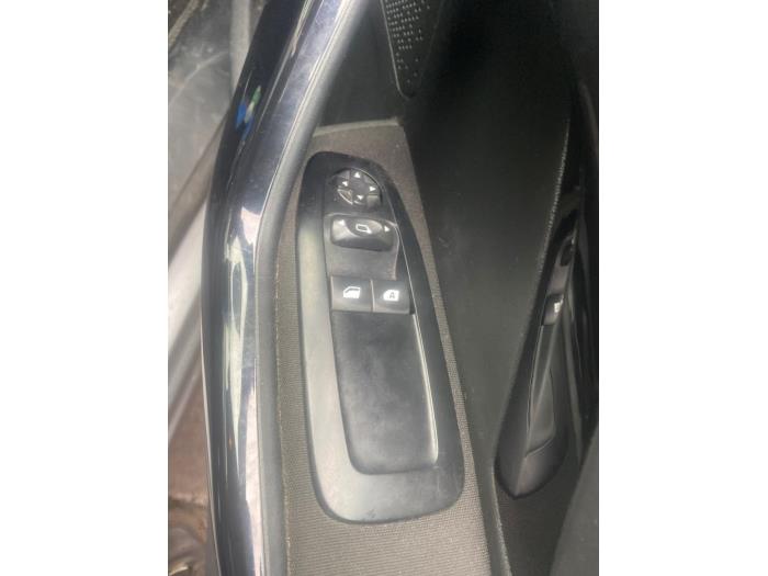 Peugeot 208 I 1.0 Vti 12V PureTech Sloopvoertuig (2013, Zilvergrijs, Transparant, Moonmist, Aluminium)