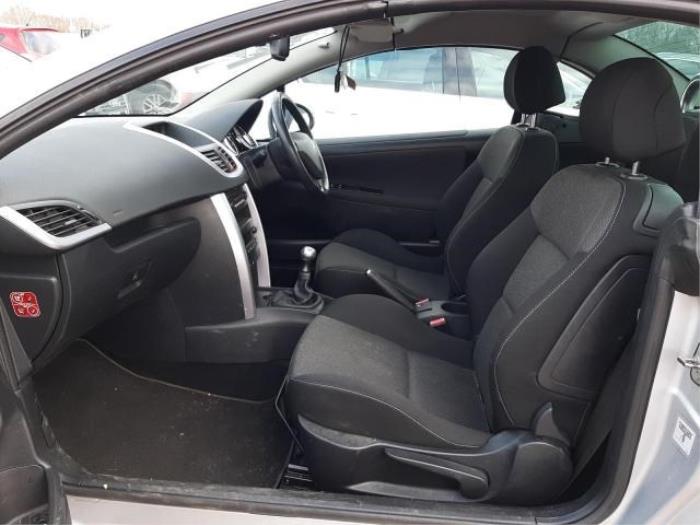 Peugeot 207 CC 1.6 16V Sloopvoertuig (2008, Zilvergrijs, Transparant, Moonmist, Aluminium)