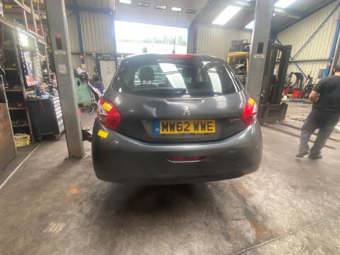 Peugeot 208 I 1.4 16V Sloopvoertuig (2013, Donker, Zilvergrijs, Moonmist)