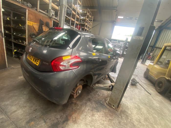 Peugeot 208 I 1.4 16V Sloopvoertuig (2013, Donker, Zilvergrijs, Moonmist)