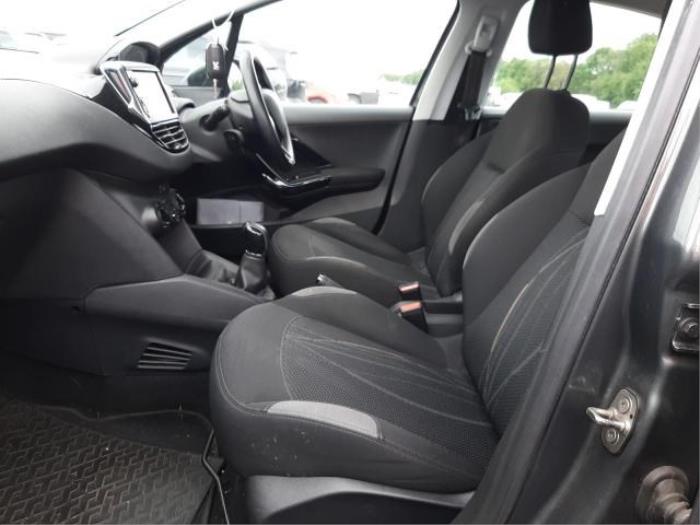 Peugeot 208 I 1.4 16V Sloopvoertuig (2013, Donker, Zilvergrijs, Moonmist)