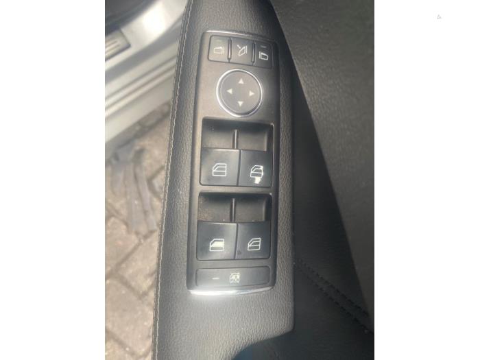 Mercedes E E-350 BlueTec V6 24V Sloopvoertuig (2009, Licht, Zilvergrijs)