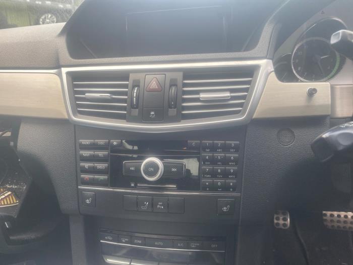 Mercedes E E-350 BlueTec V6 24V Sloopvoertuig (2009, Licht, Zilvergrijs)