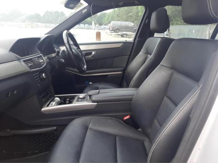 Mercedes E E-350 BlueTec V6 24V Sloopvoertuig (2009, Licht, Zilvergrijs)