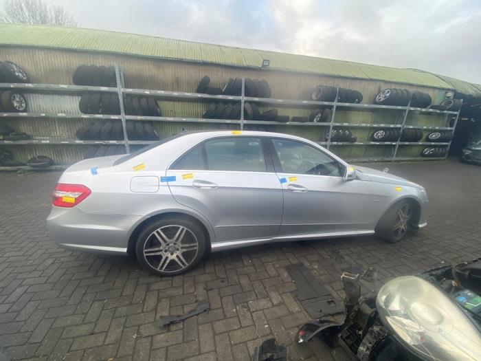 Mercedes E E-350 BlueTec V6 24V Sloopvoertuig (2009, Licht, Zilvergrijs)