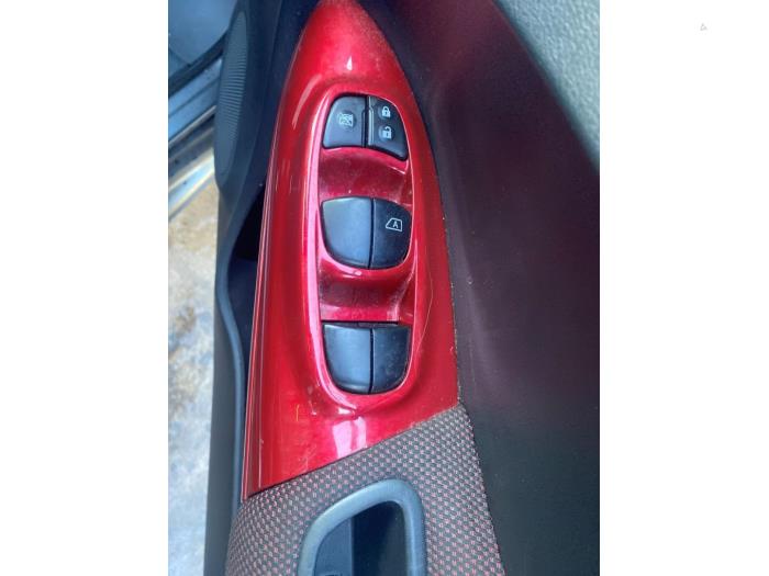 Nissan Juke 1.2 DIG-T 16V Sloopvoertuig (2014, KAD)