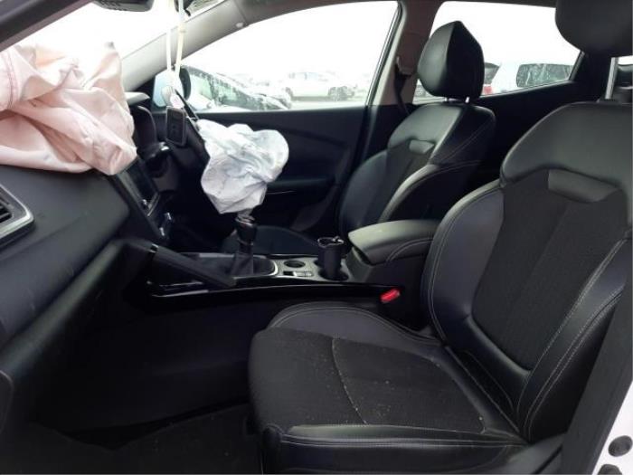 Renault Kadjar 1.2 Energy TCE 130 Sloopvoertuig (2018, Antraciet, Wit)