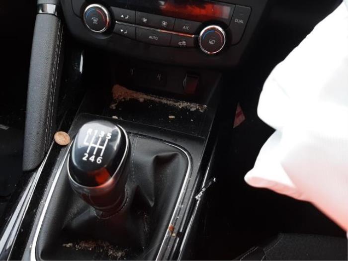 Renault Kadjar 1.2 Energy TCE 130 Sloopvoertuig (2018, Antraciet, Wit)