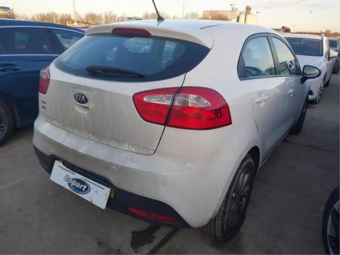 Kia Rio III 1.2 CVVT 16V Sloopvoertuig (2014, Candy White)