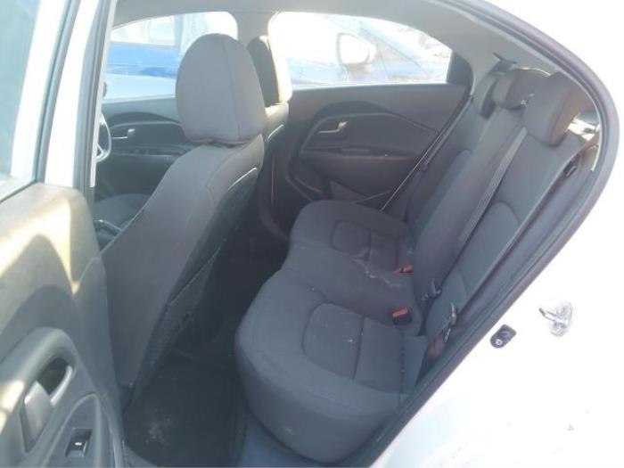 Kia Rio III 1.2 CVVT 16V Sloopvoertuig (2014, Candy White)