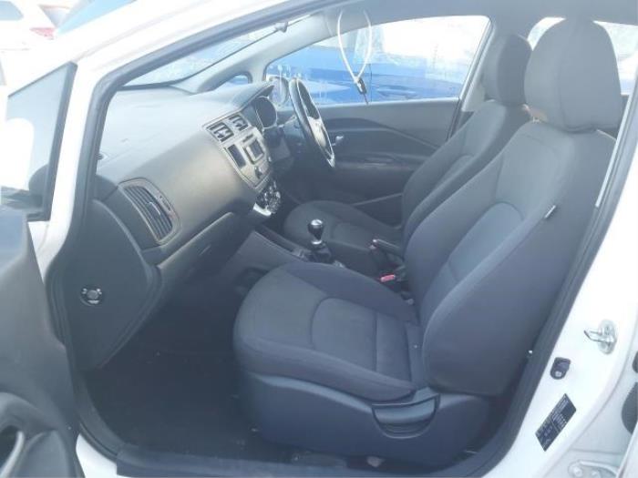 Kia Rio III 1.2 CVVT 16V Sloopvoertuig (2014, Candy White)