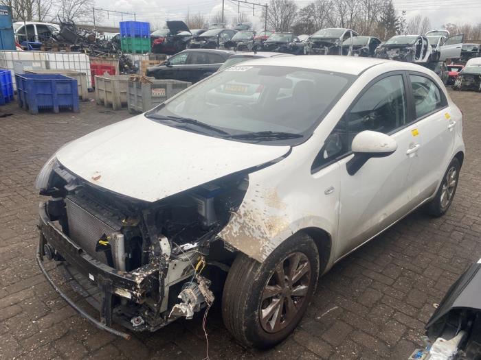 Kia Rio III 1.2 CVVT 16V Sloopvoertuig (2014, Candy White)