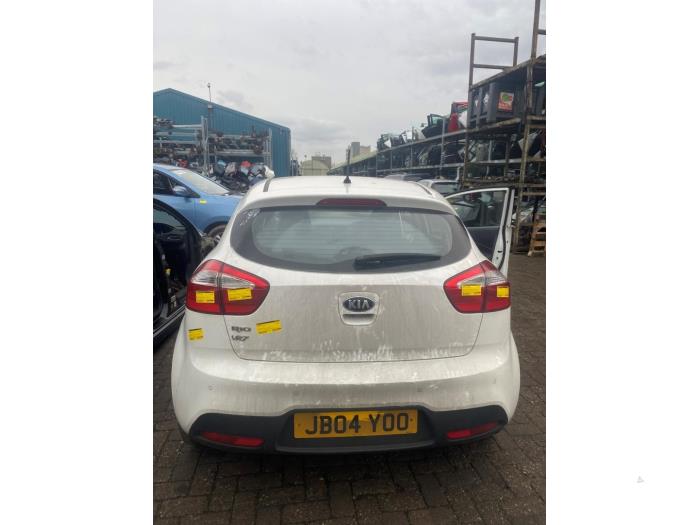 Kia Rio III 1.2 CVVT 16V Sloopvoertuig (2014, Candy White)