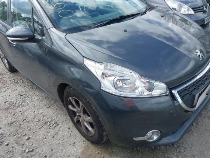 Peugeot 208 I 1.0 Vti 12V PureTech Sloopvoertuig (2015, Metallic, Grijs)