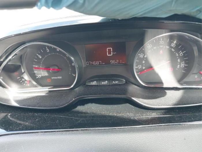 Peugeot 208 I 1.0 Vti 12V PureTech Sloopvoertuig (2015, Metallic, Grijs)