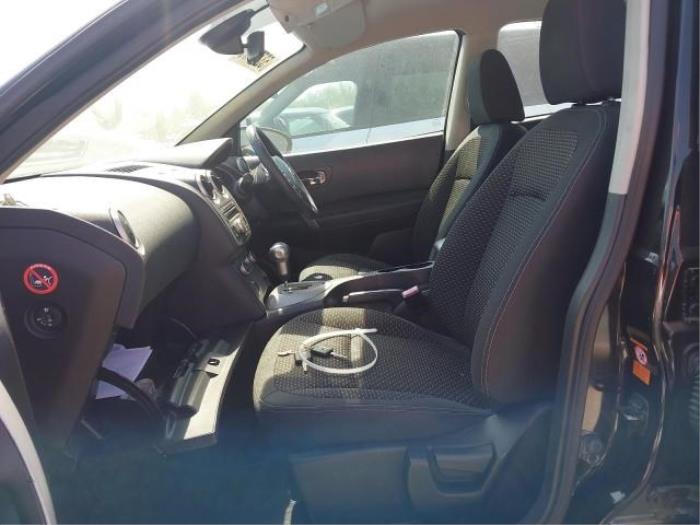 Nissan Qashqai 2.0 16V Sloopvoertuig (2008, Zwart, Saffierzwart)