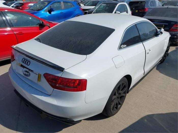 Audi A5 2.0 FSI 16V Sloopvoertuig (2011, Wit)