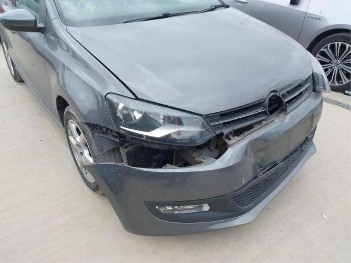 Volkswagen Polo V 1.2 12V Sloopvoertuig (2010, Moondust, Moonmist, Muisgrijs, Zilvergrijs)