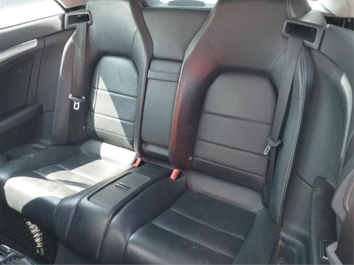 Mercedes E E-250 CGI 16V BlueEfficiency Sloopvoertuig (2010, Metallic, Zilvergrijs)