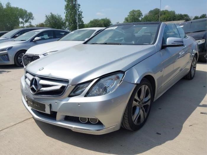 Mercedes E E-250 CGI 16V BlueEfficiency Sloopvoertuig (2010, Metallic, Zilvergrijs)
