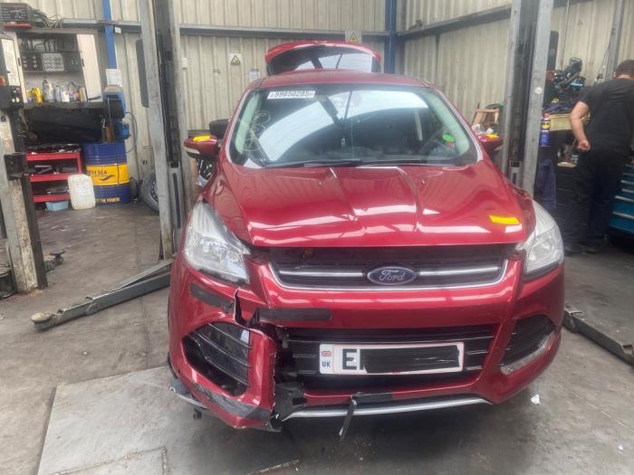 Ford Kuga II 1.5 EcoBoost 16V 150 Sloopvoertuig (2015, Rood)