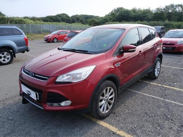 Ford Kuga II 1.5 EcoBoost 16V 150 Sloopvoertuig (2015, Rood)