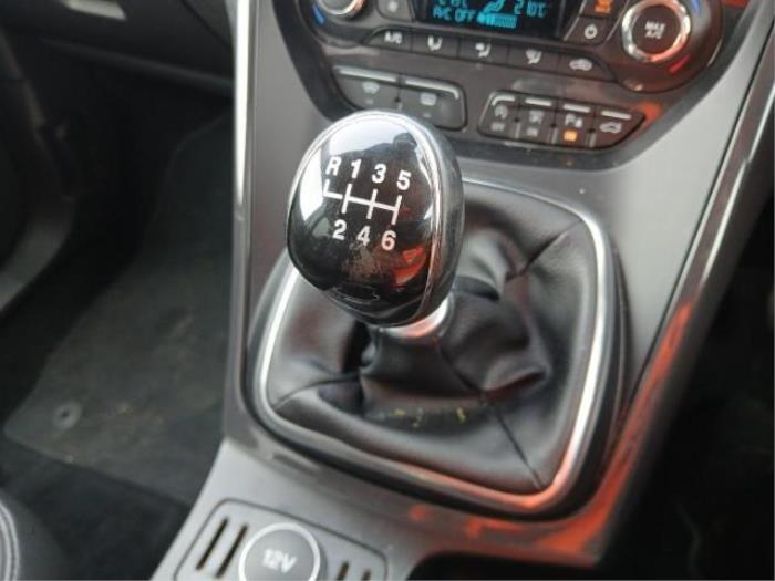 Ford Kuga II 1.5 EcoBoost 16V 150 Sloopvoertuig (2015, Rood)