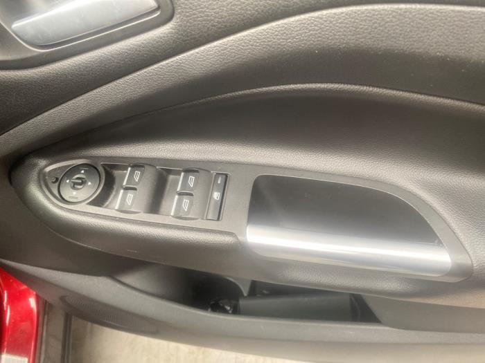 Ford Kuga II 1.5 EcoBoost 16V 150 Sloopvoertuig (2015, Rood)