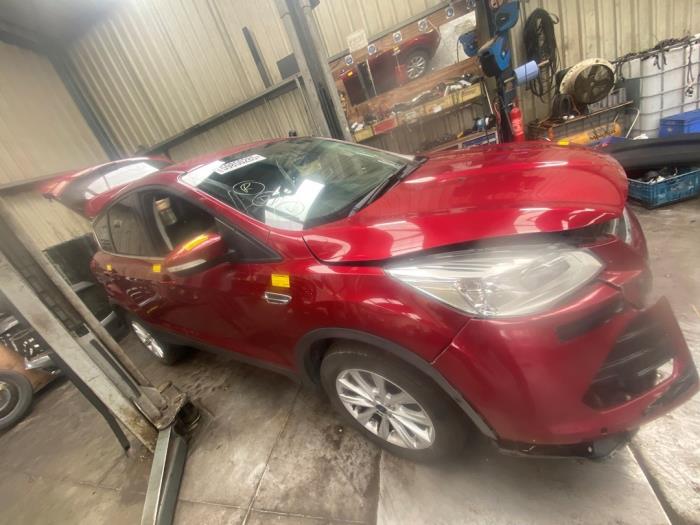 Ford Kuga II 1.5 EcoBoost 16V 150 Sloopvoertuig (2015, Rood)