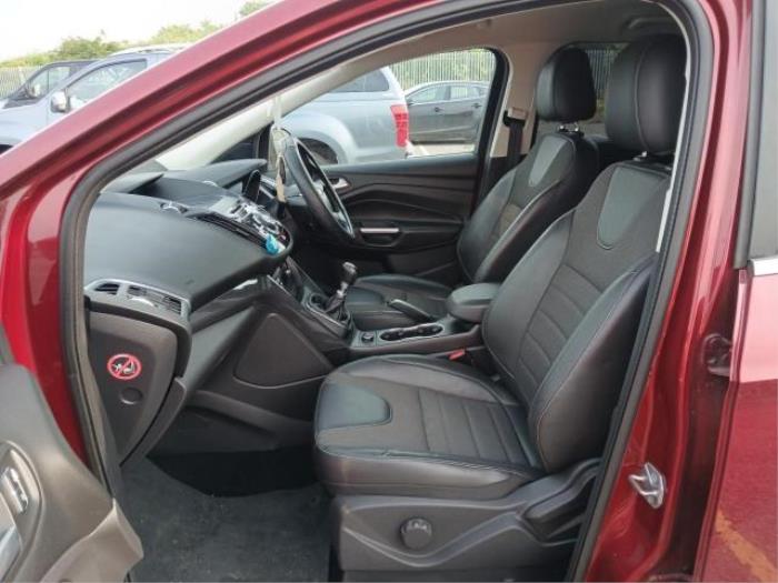 Ford Kuga II 1.5 EcoBoost 16V 150 Sloopvoertuig (2015, Rood)