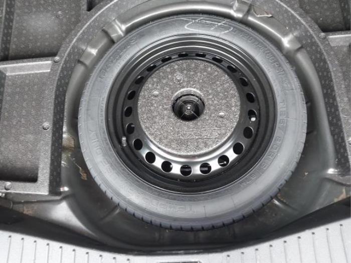 Ford C-Max 1.0 Ti-VCT EcoBoost 12V 125 Sloopvoertuig (2016, Donker, Grijs)