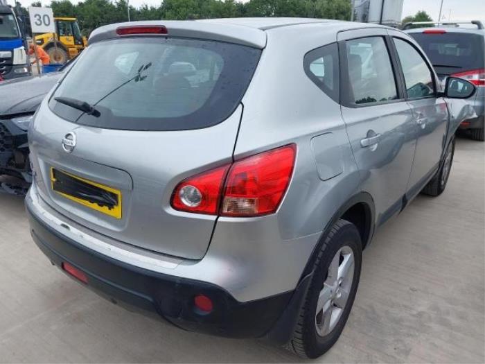 Nissan Qashqai 2.0 16V Sloopvoertuig (2007, Zilvergrijs)