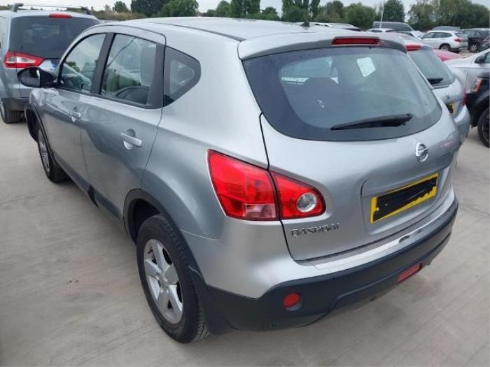 Nissan Qashqai 2.0 16V Sloopvoertuig (2007, Zilvergrijs)