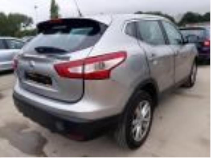 Nissan Qashqai 1.2 DIG-T 16V Sloopvoertuig (2014, Zilvergrijs)