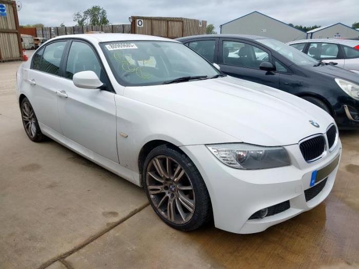 BMW 3 serie 318i 16V Sloopvoertuig (2011, Wit)