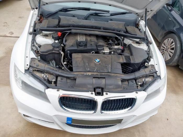 BMW 3 serie 318i 16V Sloopvoertuig (2011, Wit)