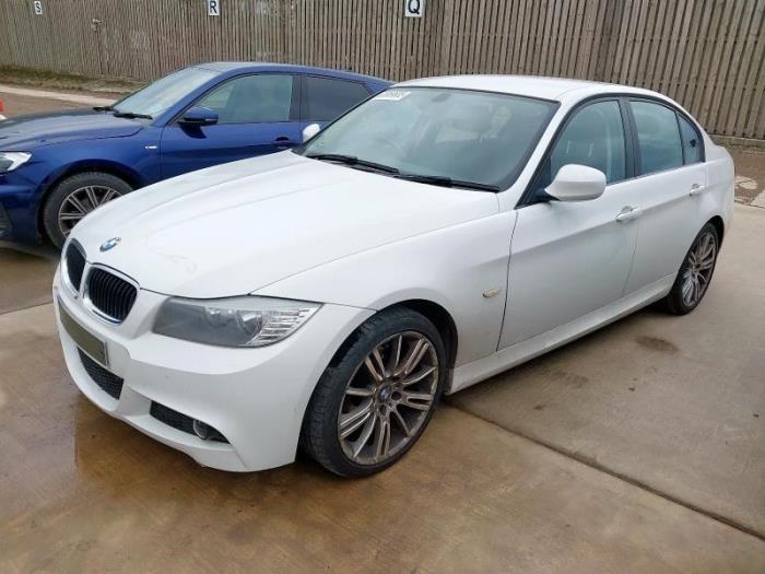 BMW 3 serie 318i 16V Sloopvoertuig (2011, Wit)